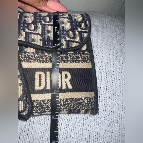 CHRISTIAN DIOR
Oblique Slim Saddle Pouch Blue - Picture 8 of 9